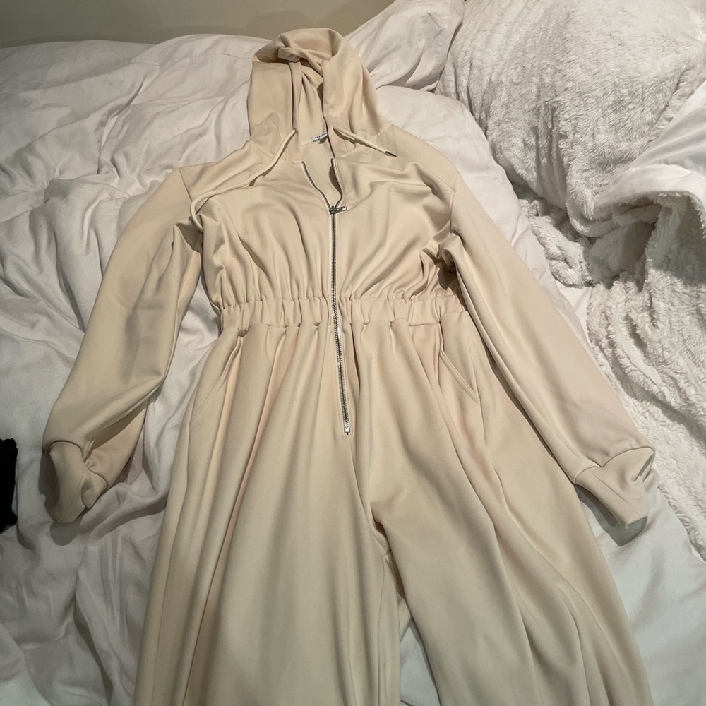 WeWoreWhat Leisure suit in cream
